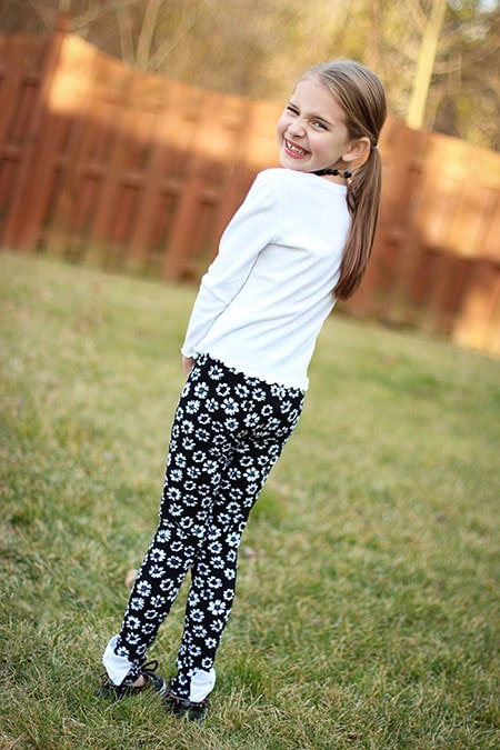 Bow Tie Leggings PDF Sewing Pattern – Photo by Jessica Sechrest Reynolds